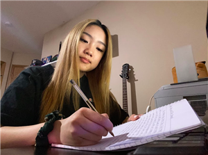 Lyhnsay Yang writes letters to spread kindness 